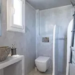 Naya Daire Megalochori (Santorini)