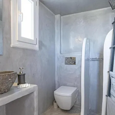 Naya Daire Megalochori (Santorini)