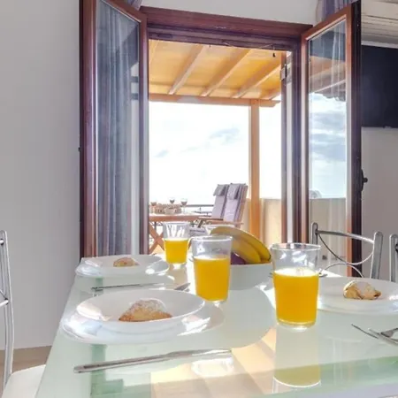 Naya Megalochori (Santorini)