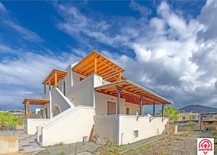 Naya * Megalochori (Santorini)